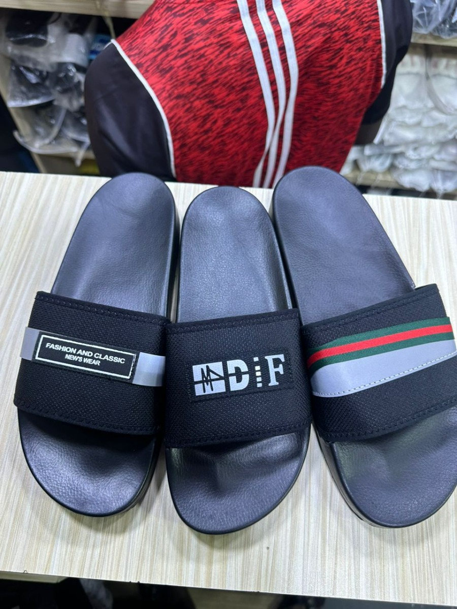 Claquette fashion homme tout modèle au prix d'en gros