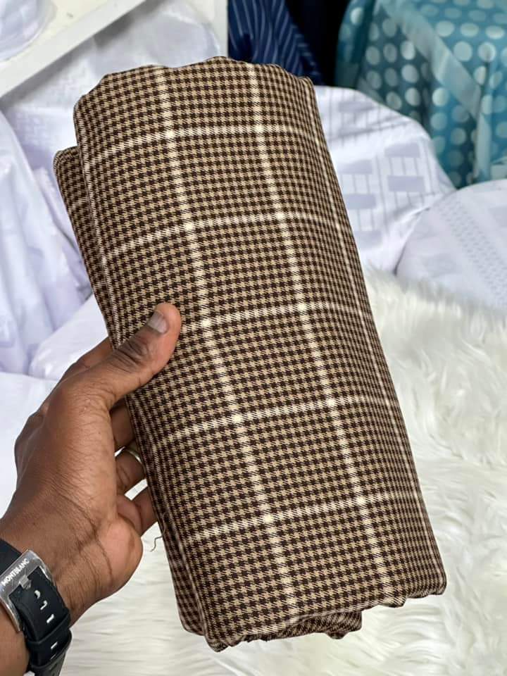 Bon tissu magasin Adjamé Black Market