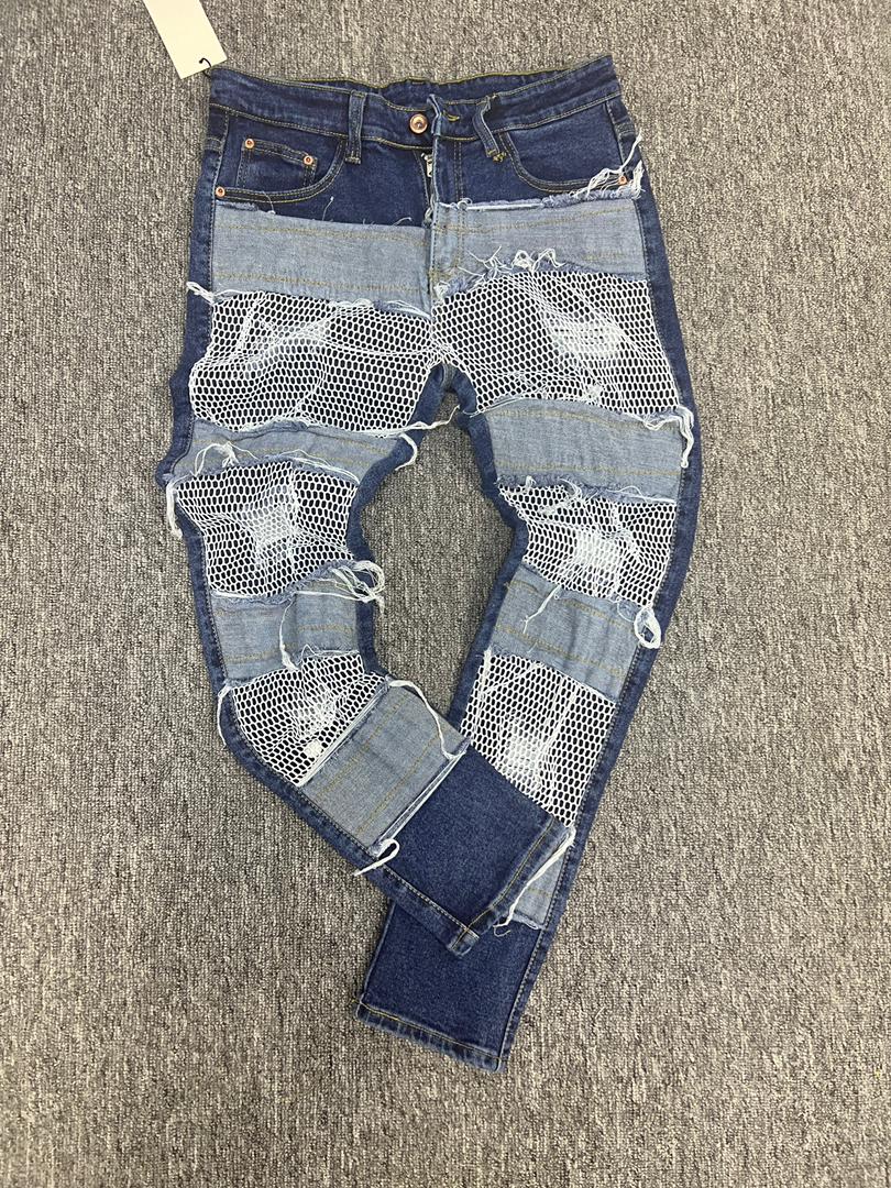 Jean pantalon bleu et blanc