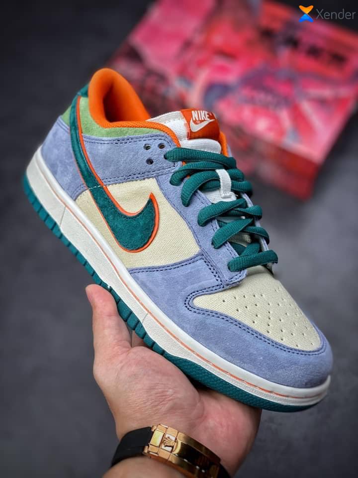 Paire de basket Nike design africaine 