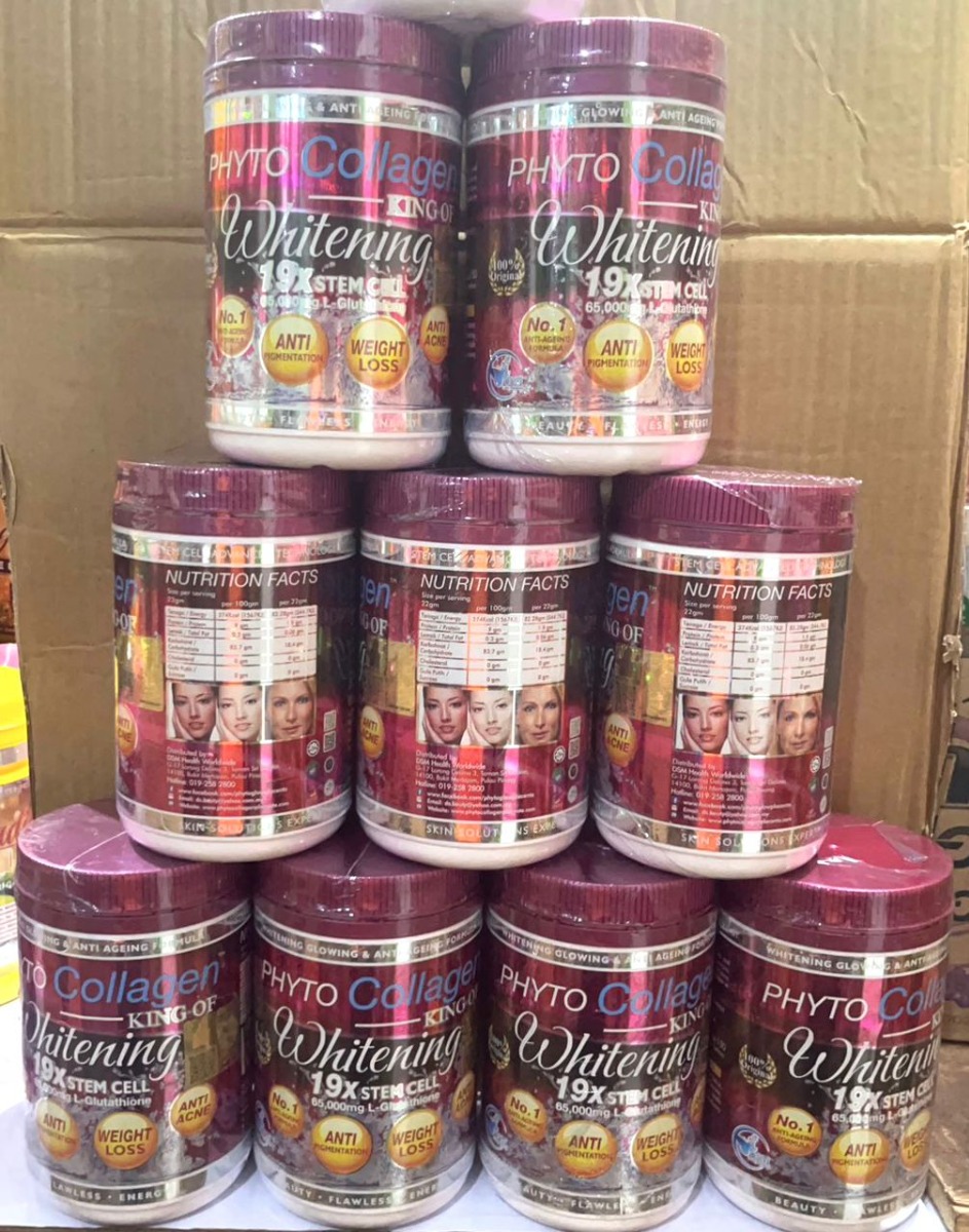 Tube de Phyto Collagen Whitening sur fond blanc avec des extraits de plantes en arrière-plan.