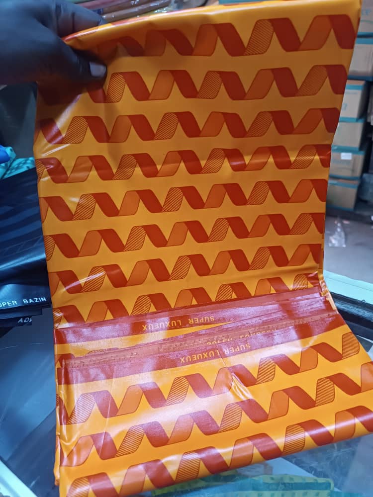 Bazin tissu beauté inégale