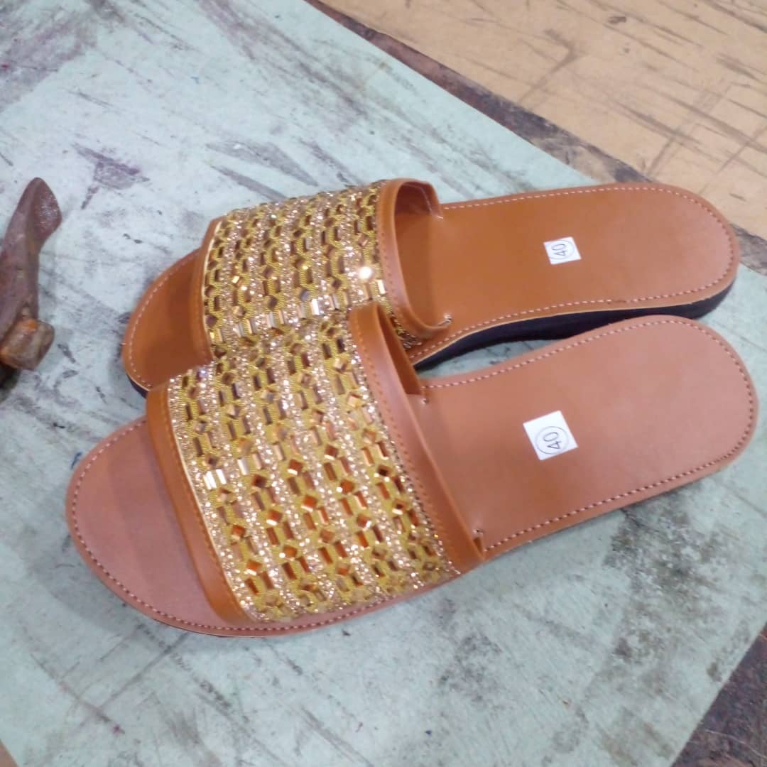 Grossiste chaussures bandoulière homme Orange nouveau modèle chez Thiam