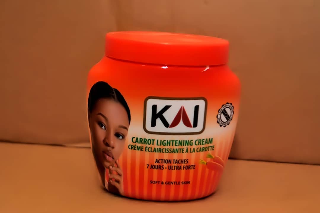 Crème Eclaircissante Au Carotte Action Taches 7 Jours Ultra Fort 300ml 